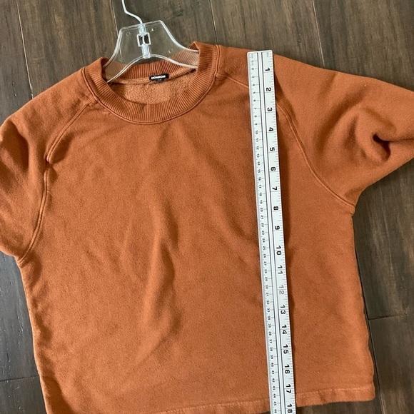 Monrow Cropped Sweatshirt Womens XS Rust Brown Long Sleeve Pullover Top Stretch - Picture 6 of 7